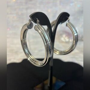Elegant Bold Silver Hoop Earrings.